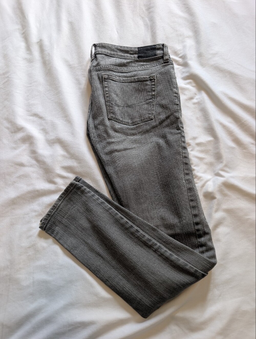 Bullhead Women's Skinny Jeans in Charcoal Gray